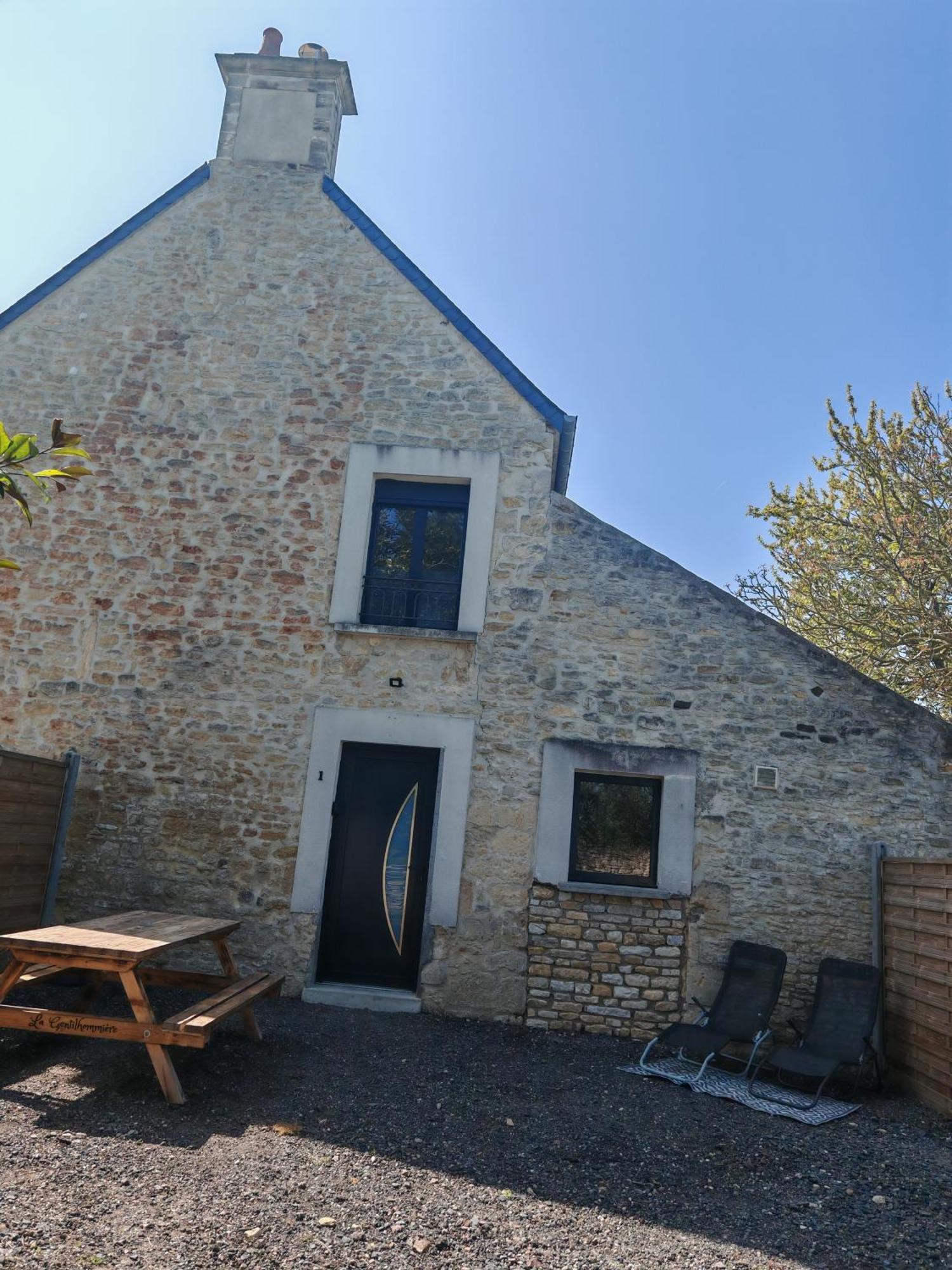 Manvieux Le Domaine De La Gentilhommiere Situee Entre Bayeux Et Arromanches Les Bains מראה חיצוני תמונה